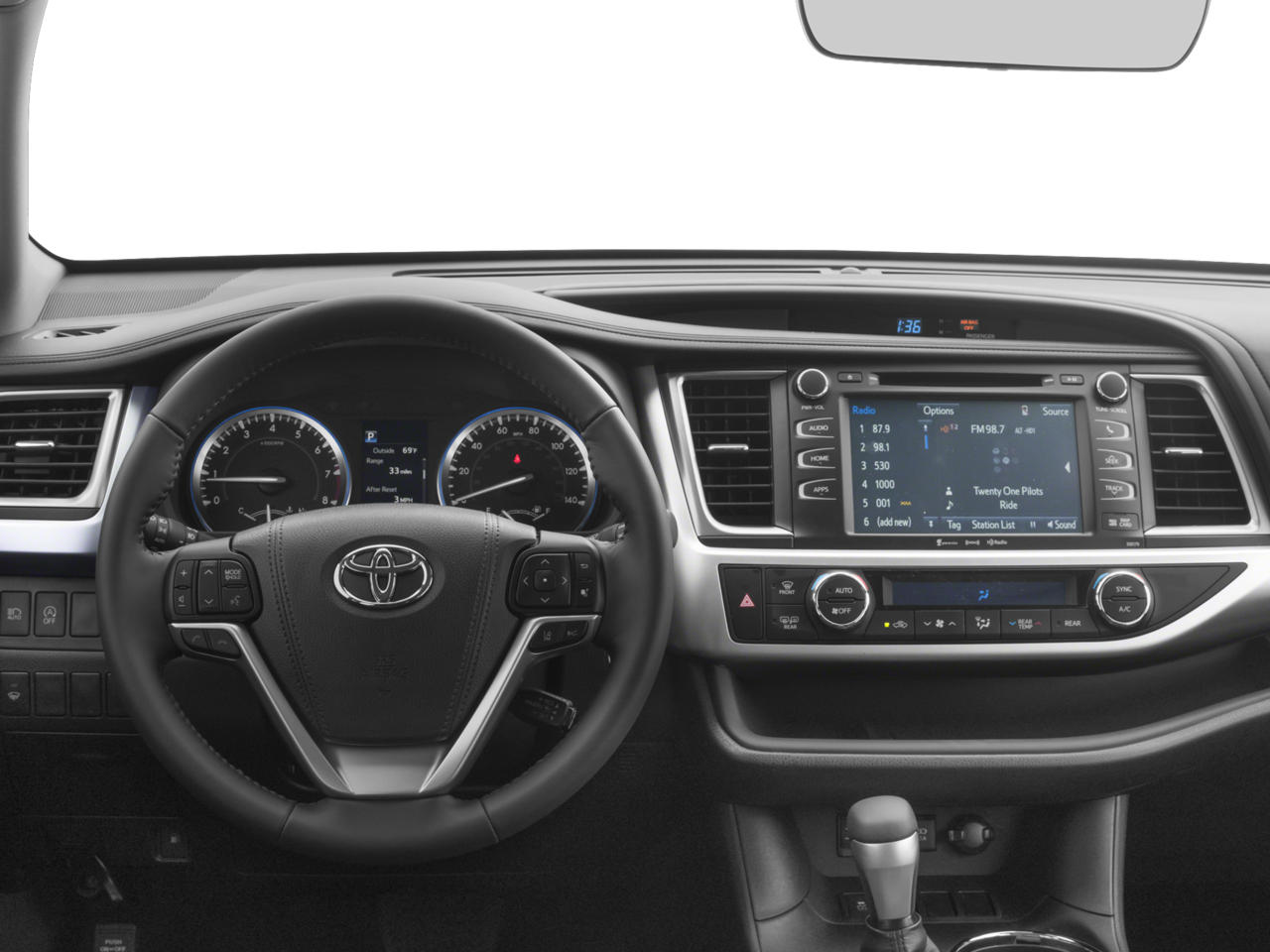 2017 Toyota Highlander XLE in Queensbury, NY - DELLA Auto Group