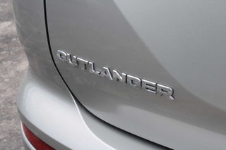 2024 Mitsubishi Outlander SE S-AWC in Queensbury, NY - DELLA Auto Group