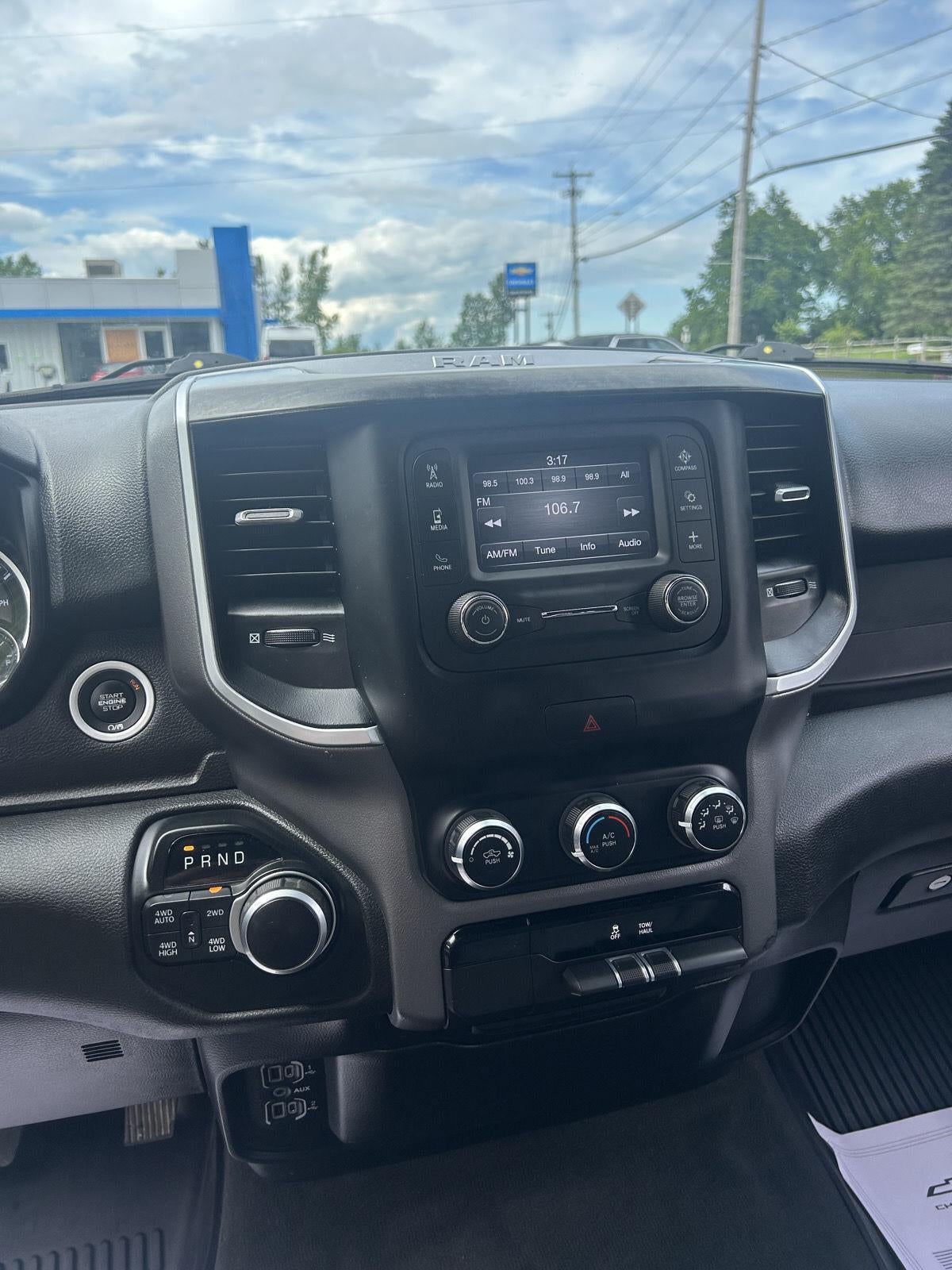 2021 RAM 1500 Big Horn Quad Cab 4x4 6'4" Box