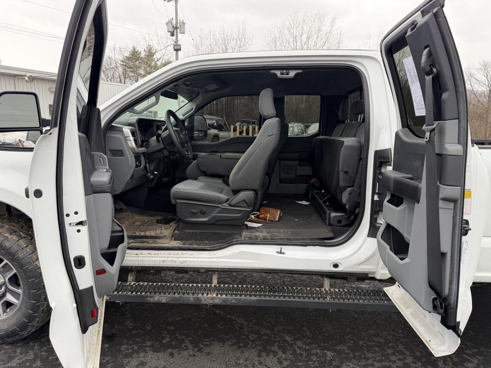 2025 Ford Super Duty F-350 SRW XL