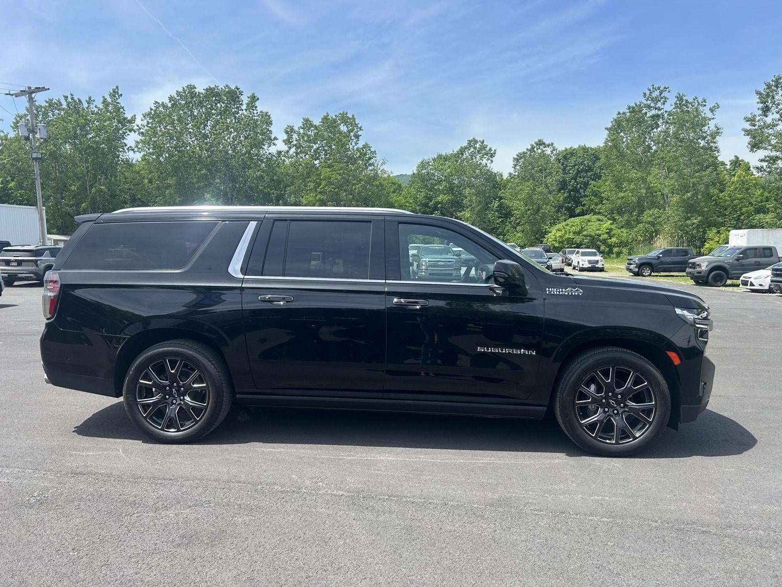 2023 Chevrolet Suburban High Country