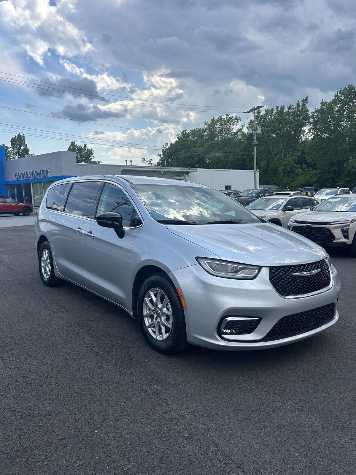 2024 Chrysler Pacifica Touring L