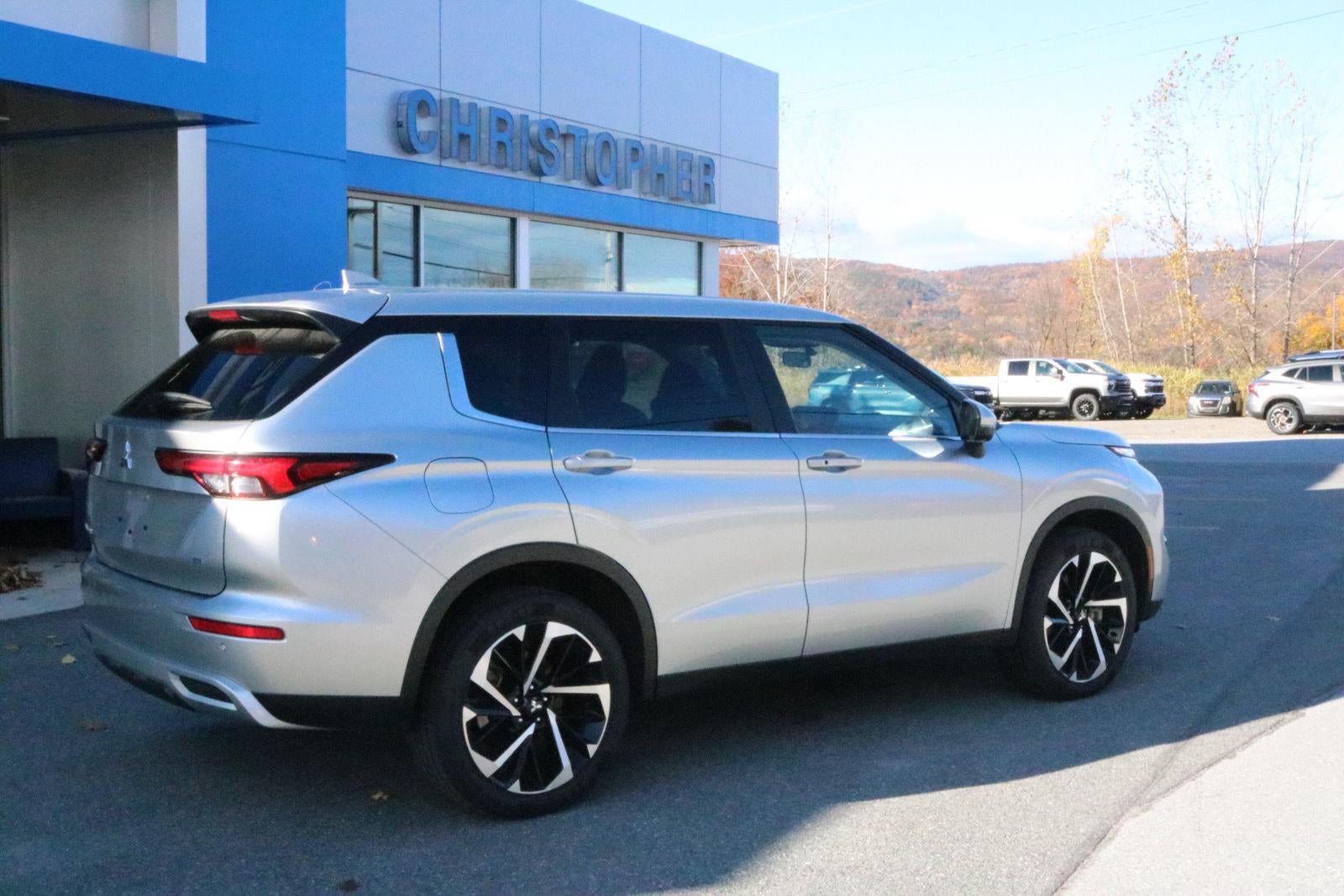 2024 Mitsubishi Outlander SE