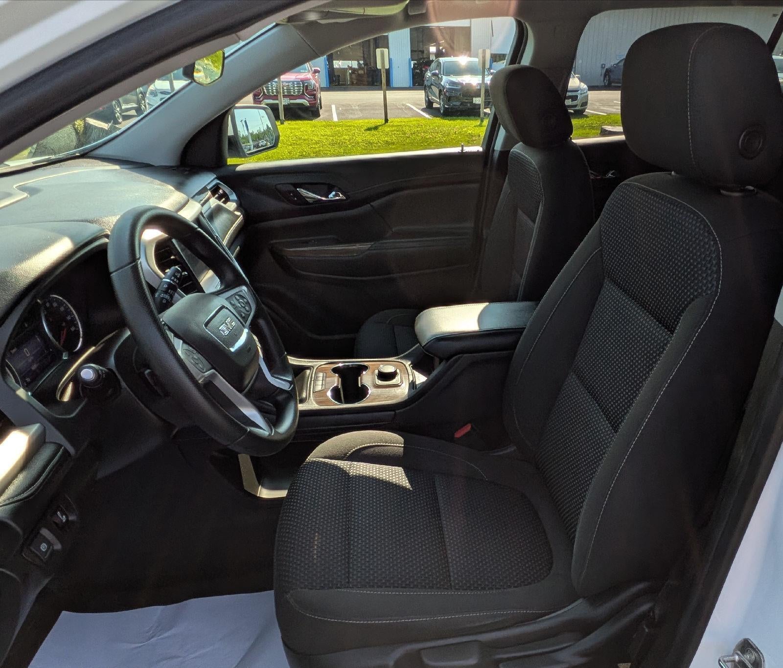 2022 GMC Acadia SLE
