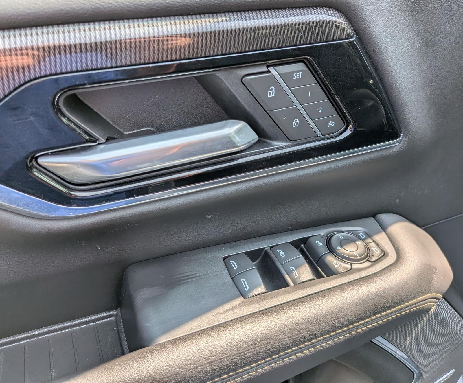 2025 GMC Yukon Elevation