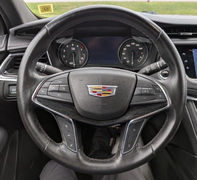 2022 Cadillac XT5 AWD Premium Luxury