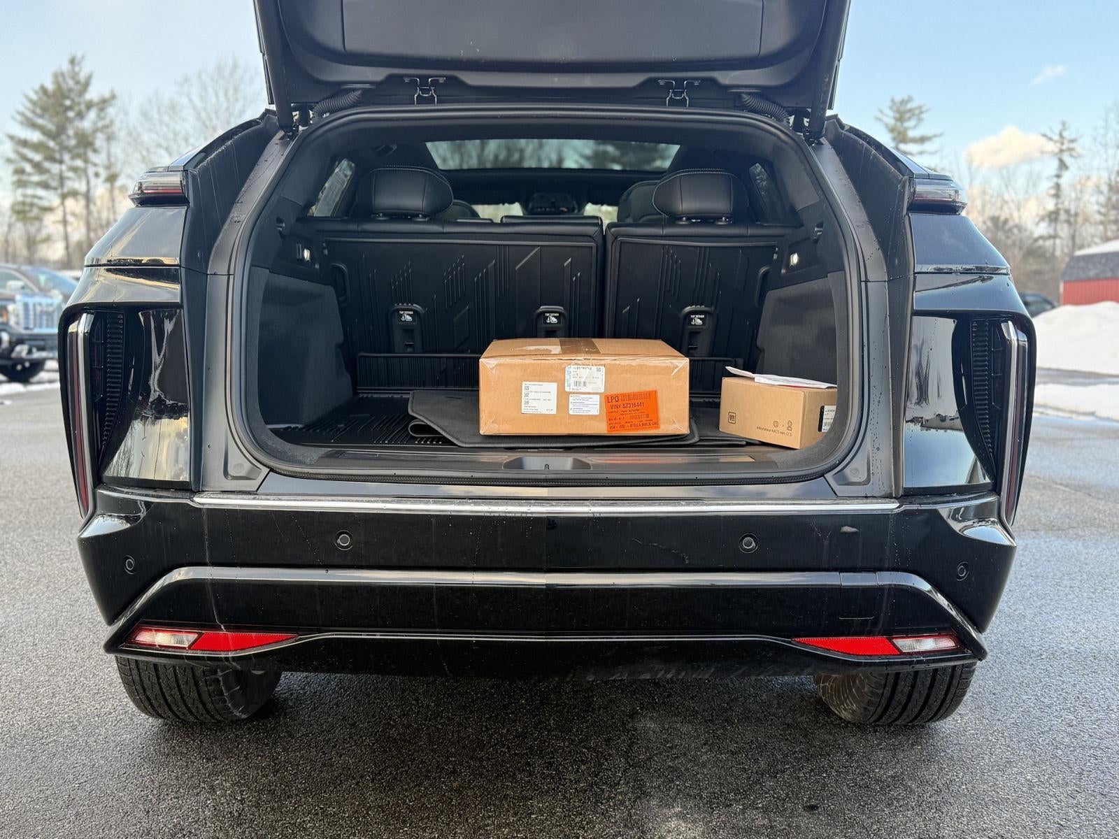 2025 Cadillac LYRIQ Luxury 1