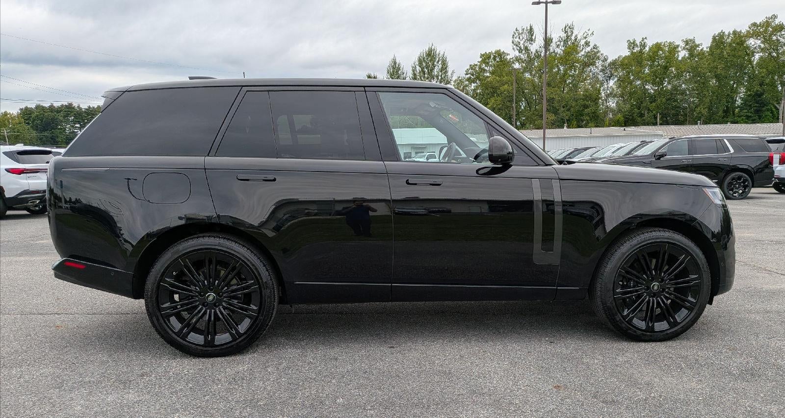 2025 Land Rover Range Rover P400 SE