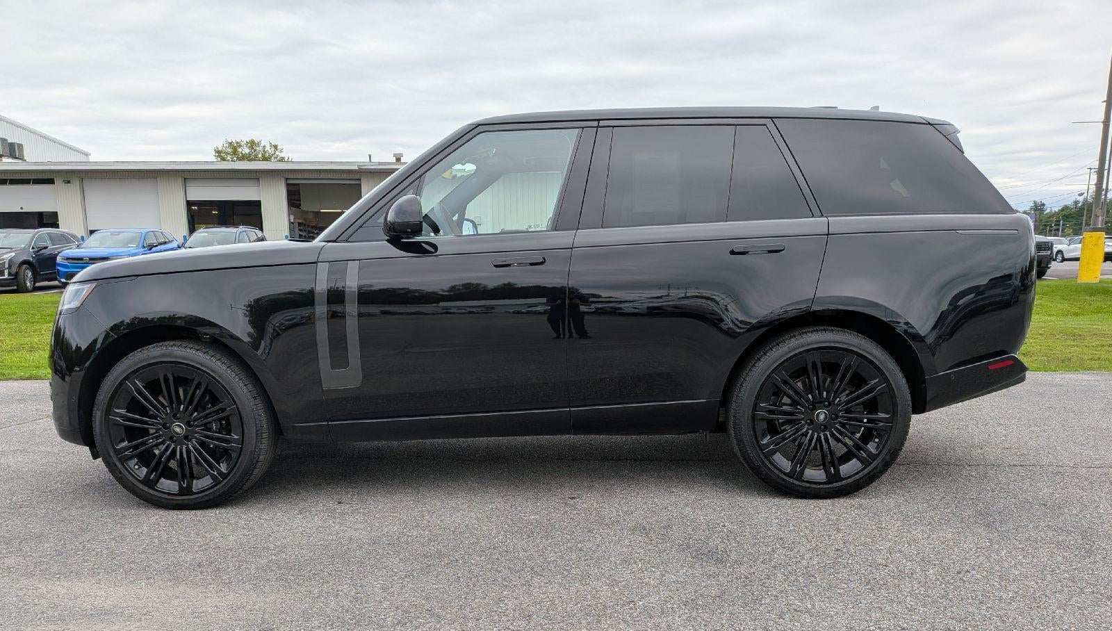 2025 Land Rover Range Rover P400 SE