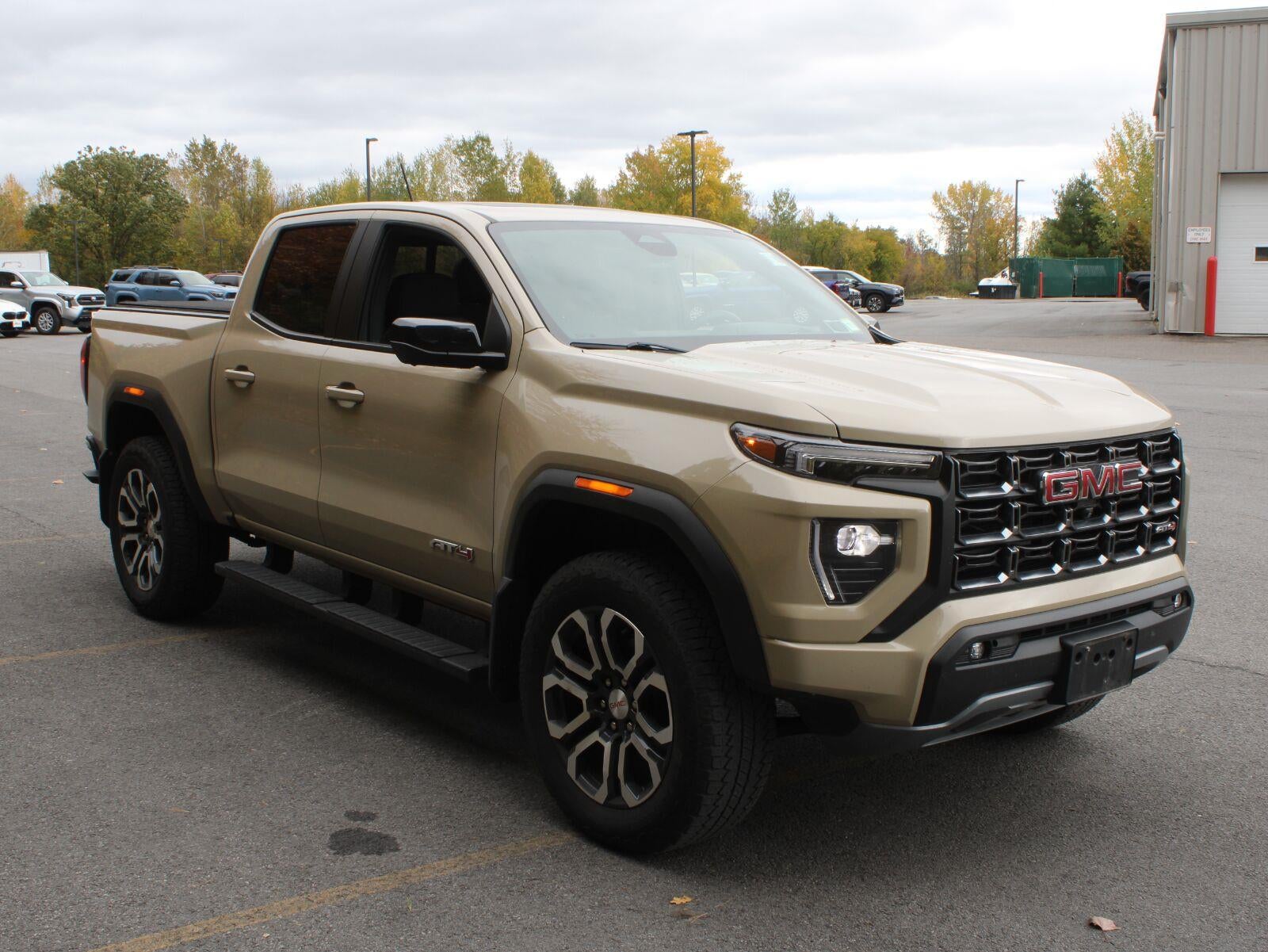 2024 GMC Canyon 4WD AT4
