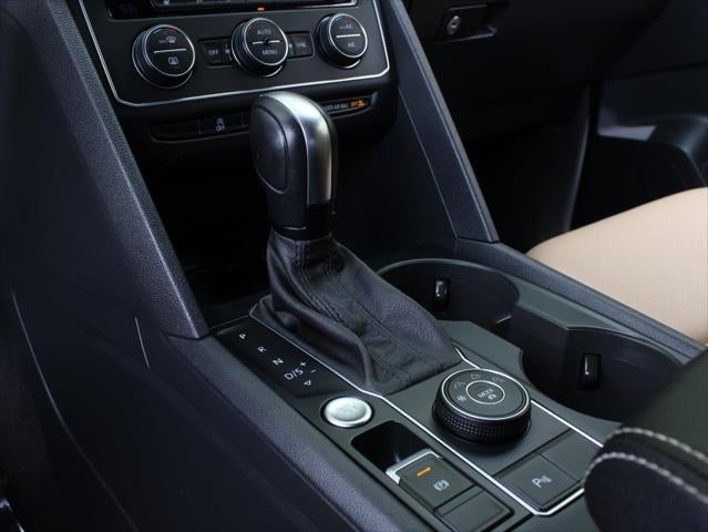 2020 Volkswagen Atlas Cross Sport 3.6L V6 SE w/Technology R-Line