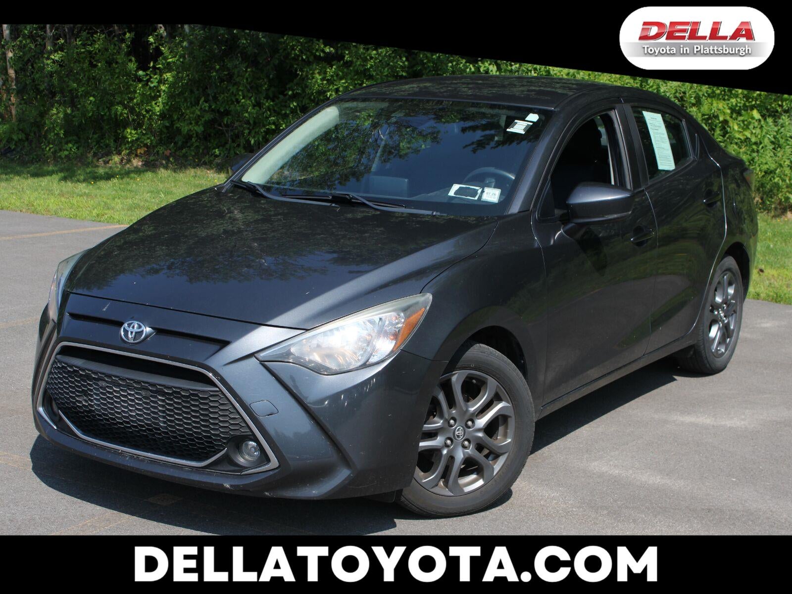 2019 Toyota Yaris Sedan LE