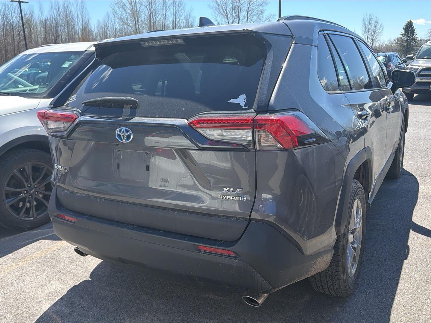 2022 Toyota RAV4 Hybrid XLE