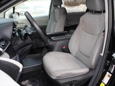 2024 Toyota Sienna LE