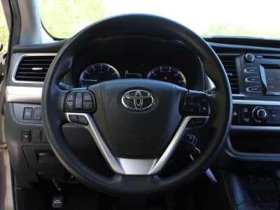 2019 Toyota Highlander LE