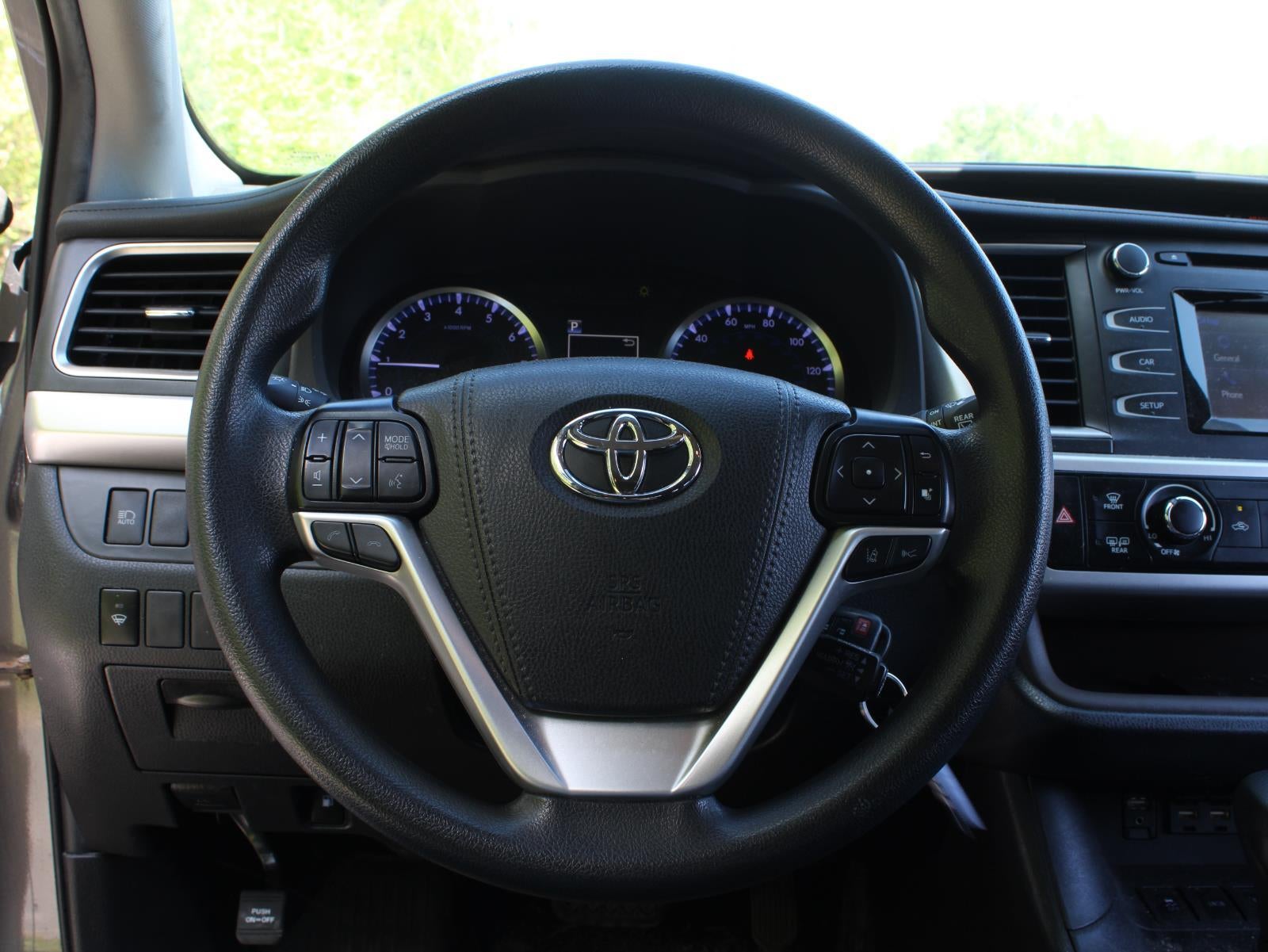 2019 Toyota Highlander LE