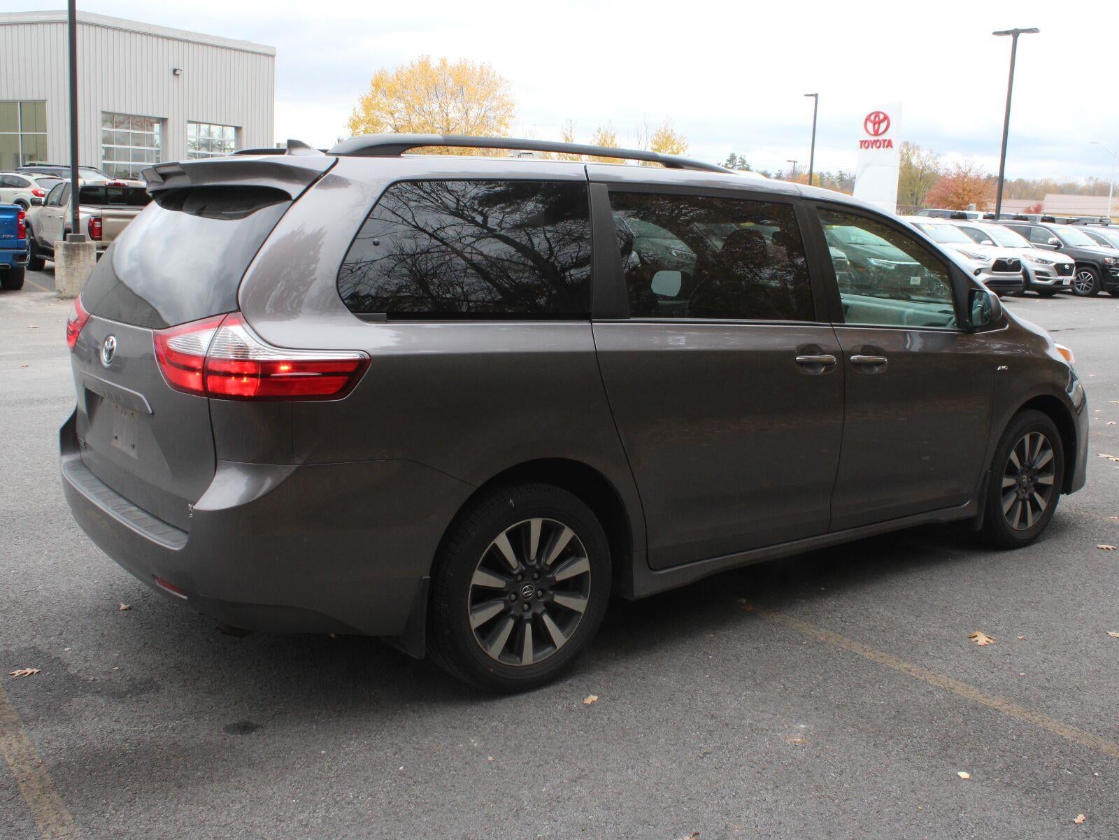 2019 Toyota Sienna XLE