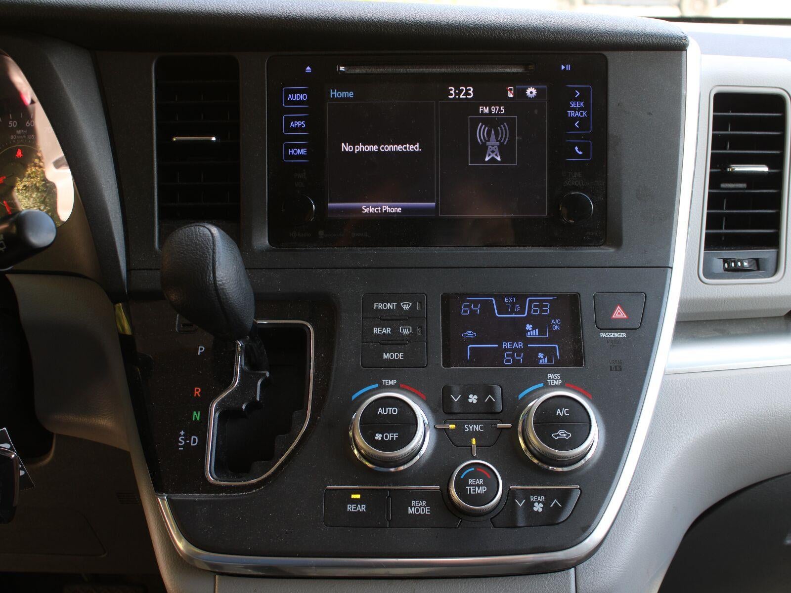 2017 Toyota Sienna LE