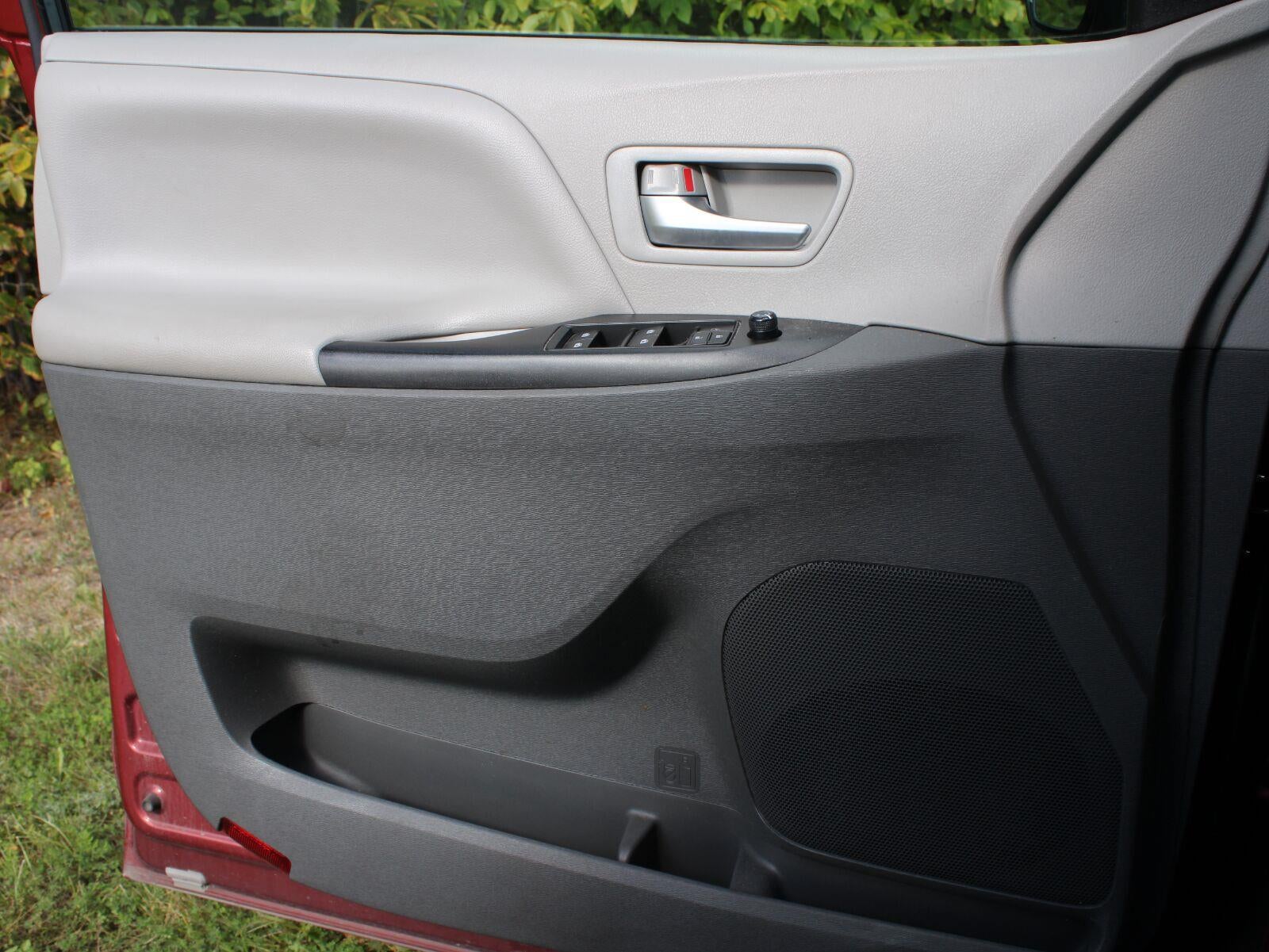 2017 Toyota Sienna LE