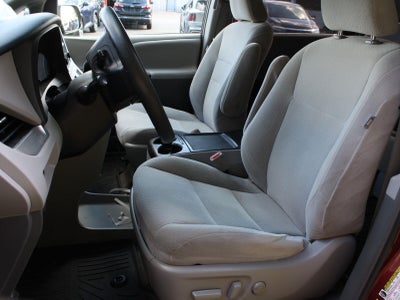 2017 Toyota Sienna LE