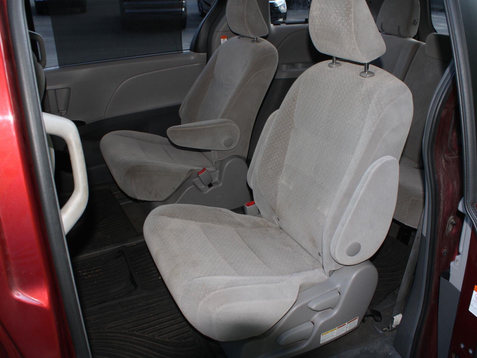 2017 Toyota Sienna LE