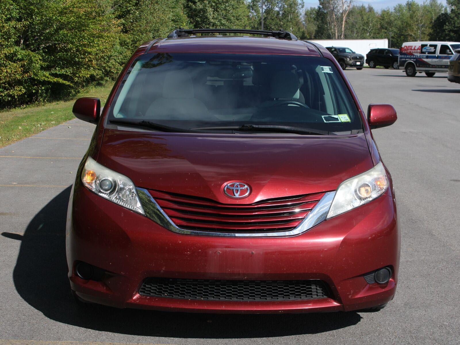 2017 Toyota Sienna LE