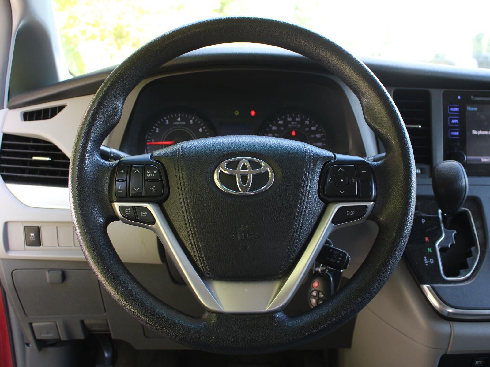 2017 Toyota Sienna LE