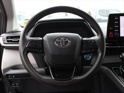 2022 Toyota Sienna LE