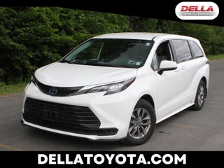 2025 Toyota Sienna LE