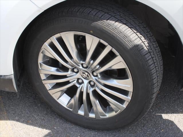 2023 Toyota Venza LE