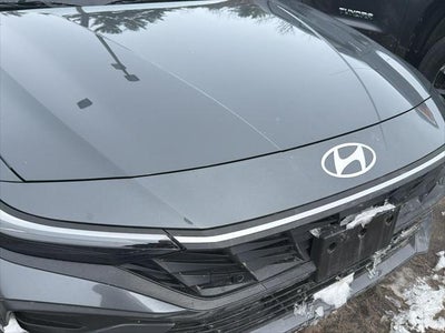 2024 Hyundai Elantra SE