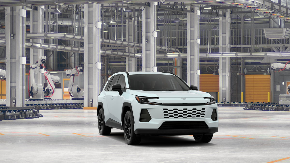 2026 Toyota RAV4 XLE - Photo 16