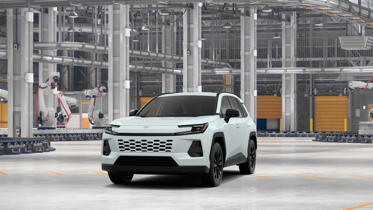 2026 Toyota RAV4 XLE - Photo 18