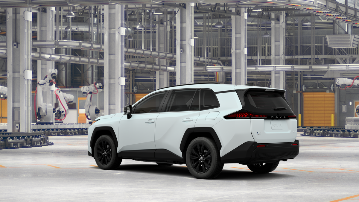 2026 Toyota RAV4 XLE - Photo 6