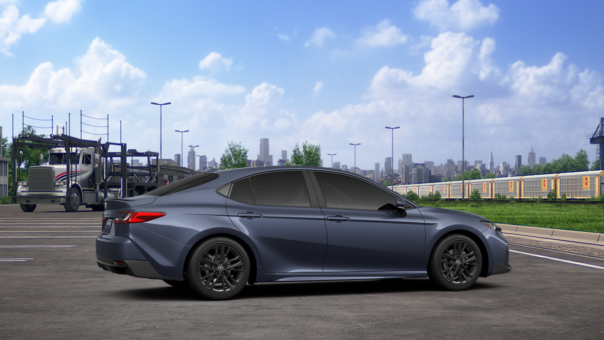 2026 Toyota Camry SE - Photo 11