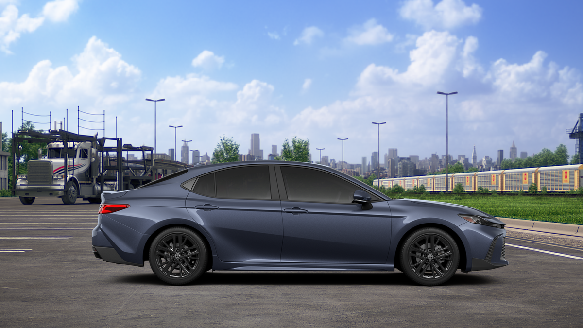 2026 Toyota Camry SE - Photo 12