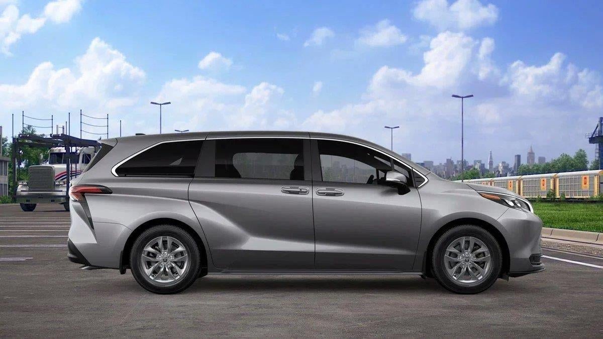 2026 Toyota Sienna LE
