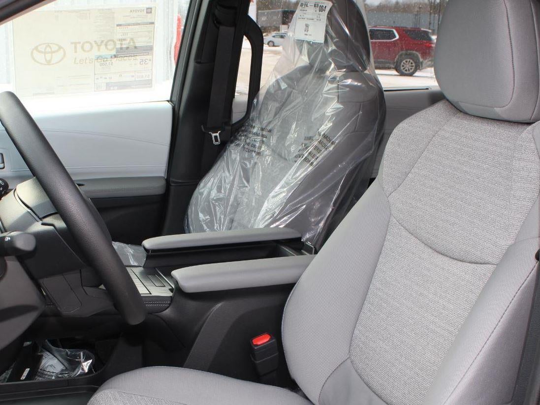 2026 Toyota Sienna LE