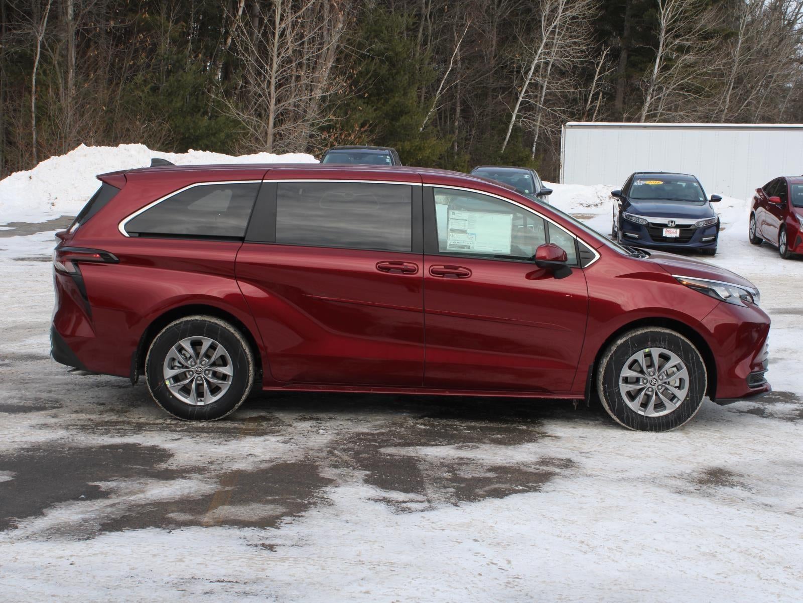 2026 Toyota Sienna LE