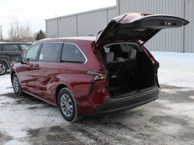 2026 Toyota Sienna LE