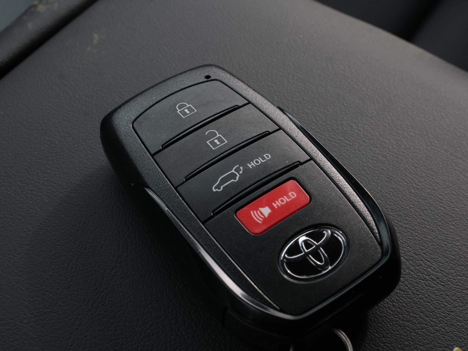 2026 Toyota Toyota Crown Signia XLE