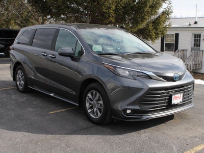 2025 Toyota Sienna XLE All Wheel Drive CVT