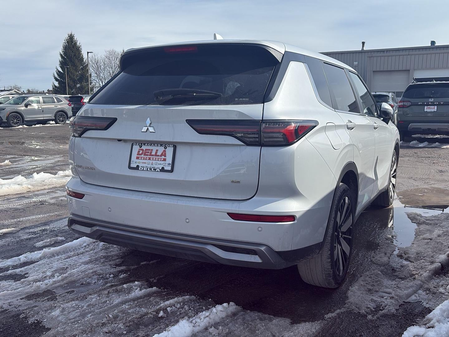 2025 Mitsubishi Outlander SE All Wheel Drive CVT