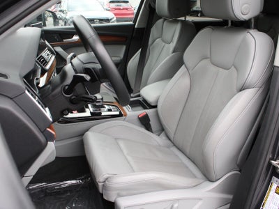 2022 Audi Q5 S line Prestige