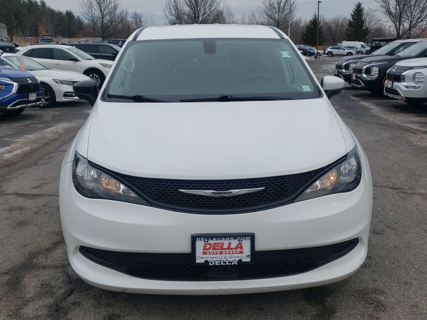 2022 Chrysler Voyager LX