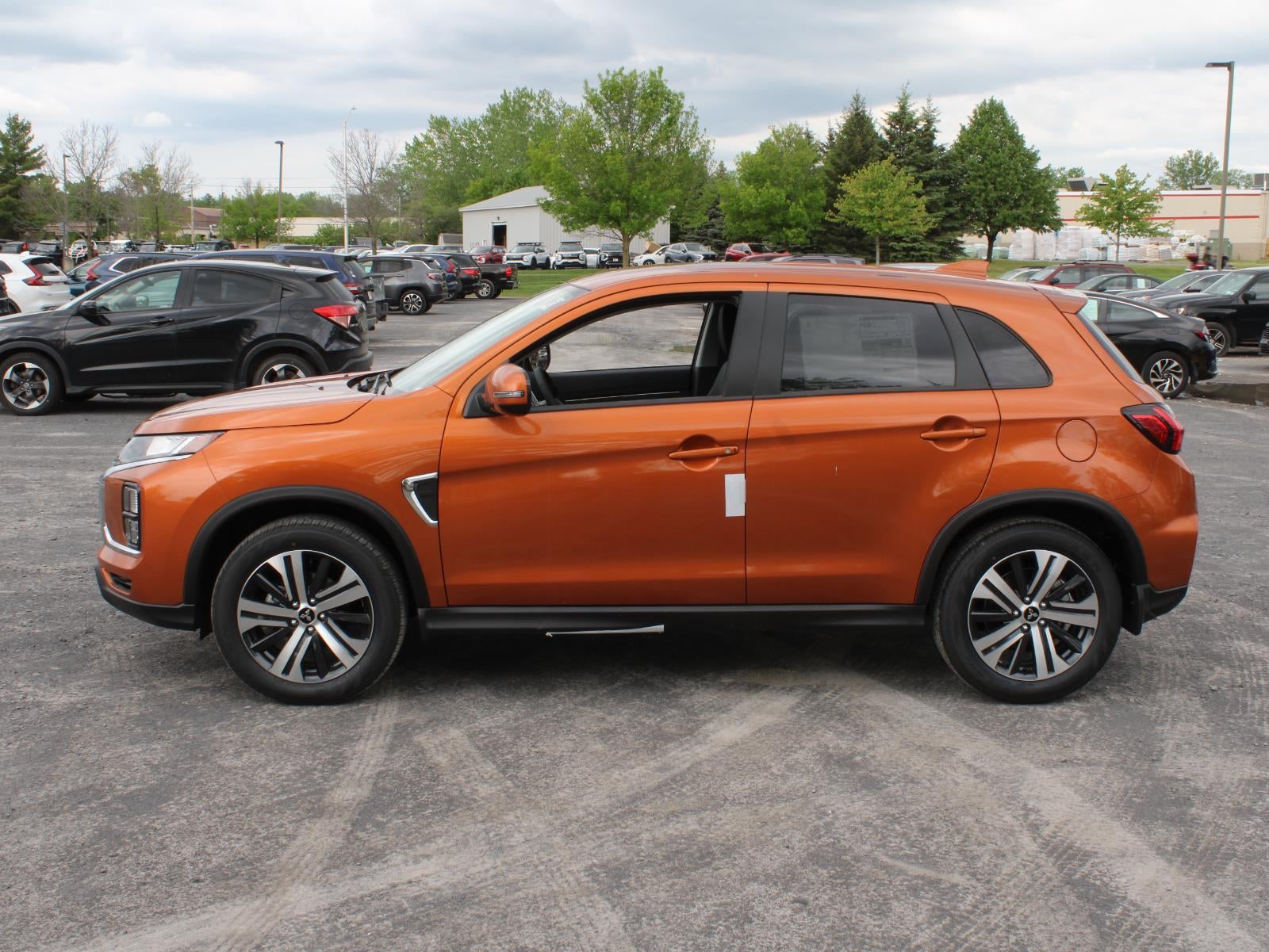 2026 Mitsubishi Outlander Sport SE