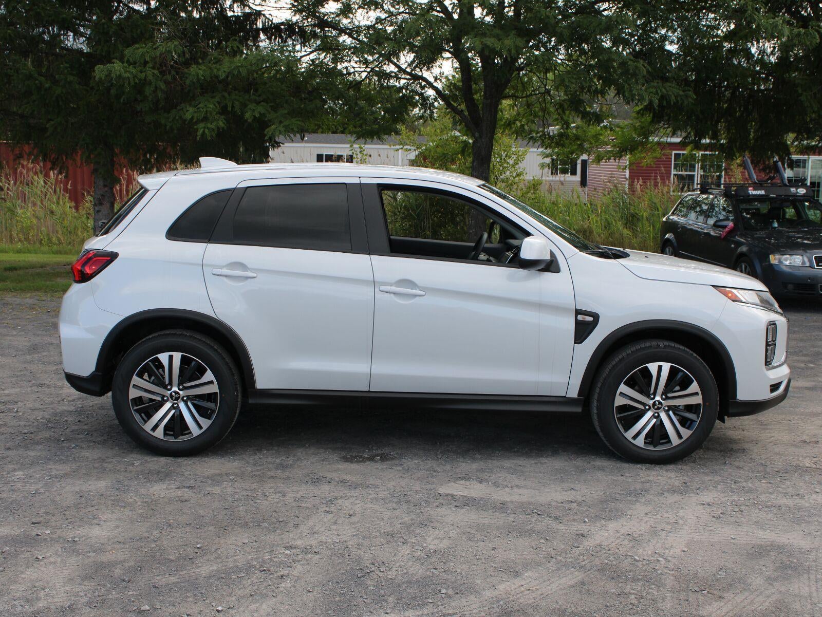 2027 Mitsubishi Outlander Sport ES