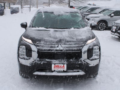 2022 Mitsubishi Outlander ES