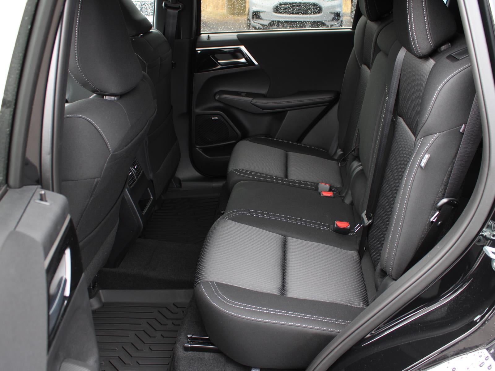 2026 Mitsubishi Outlander ES