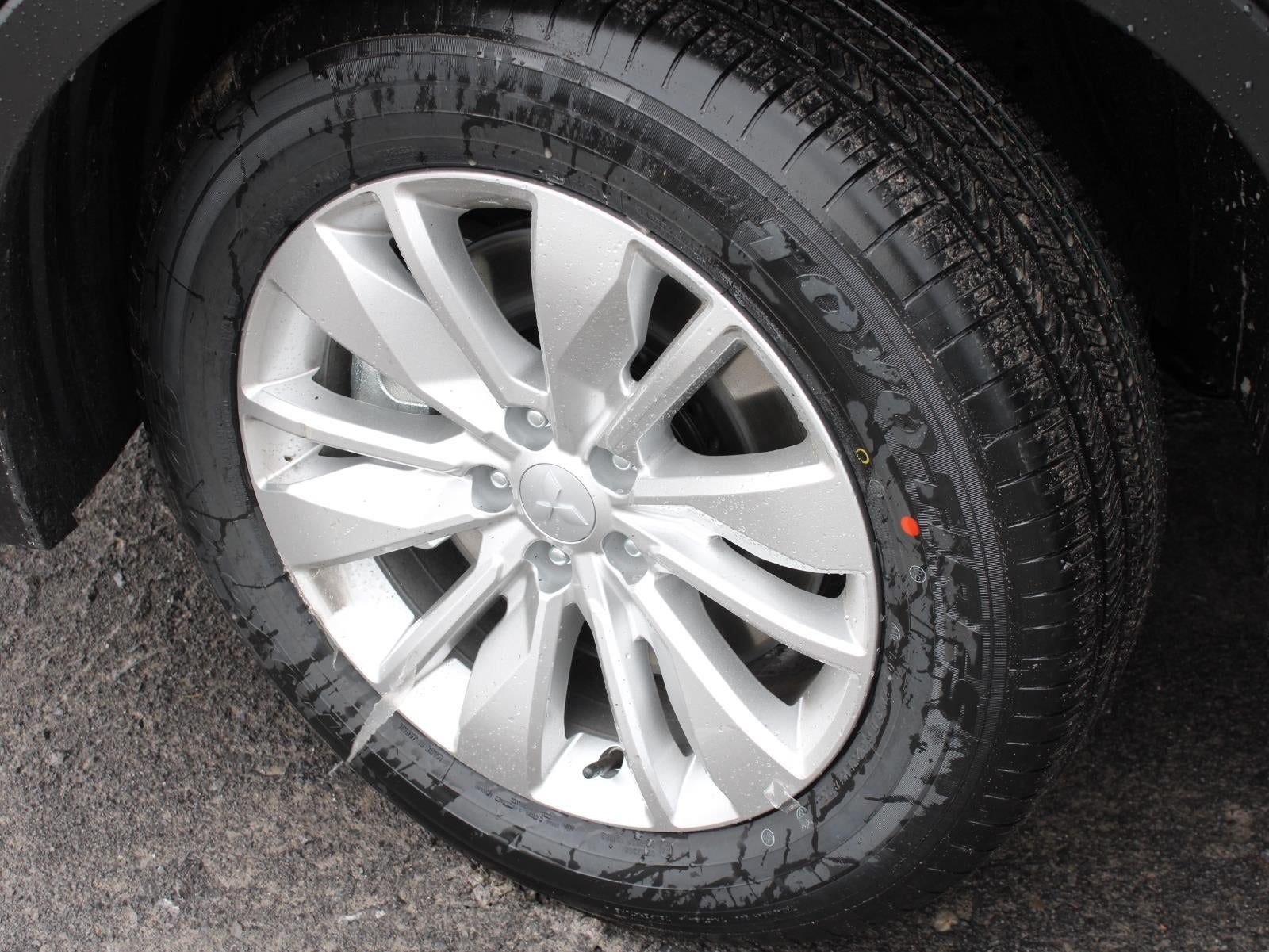 2026 Mitsubishi Outlander ES